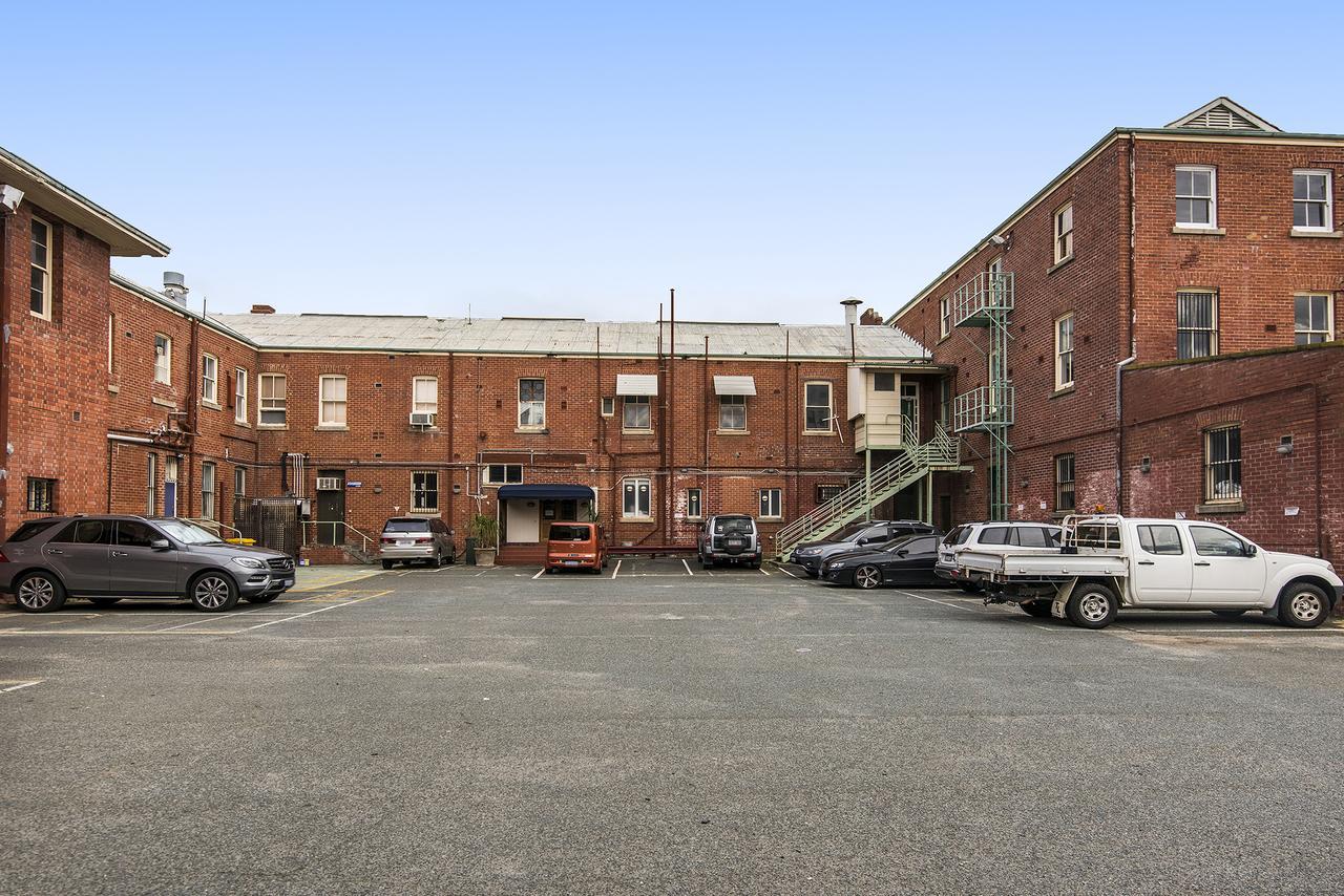 A Pousada The Old Swan Barracks Perth Exterior foto