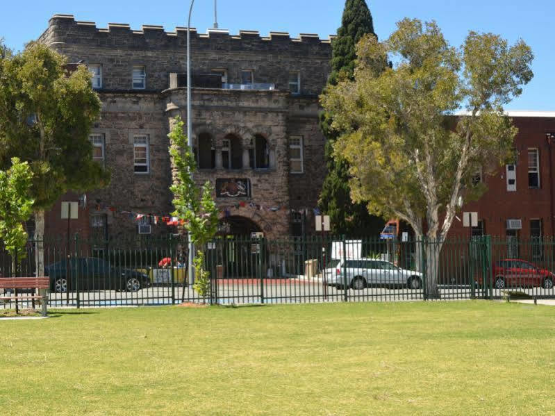 A Pousada The Old Swan Barracks Perth Exterior foto